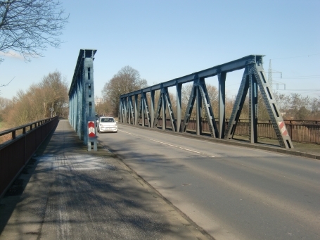 Wesel-Lippedorf : Hindenburgstraße, Lippebrücke
